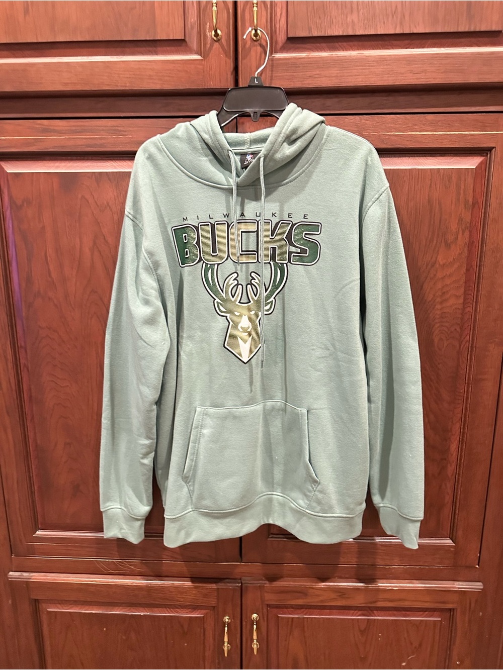 NWT Milwaukee Bucks hoodie sz XL